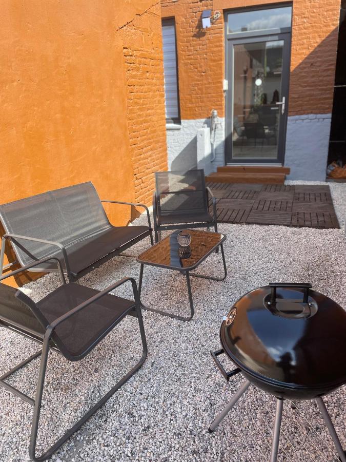 Maison Proche Du Centre Ville De La Gare L Aeroport De 샤를루아 외부 사진
